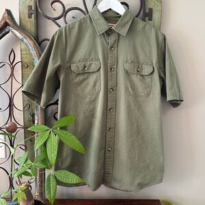 ⭐️ WRANGLER Men’s Utility Cargo Button-Down Shirt